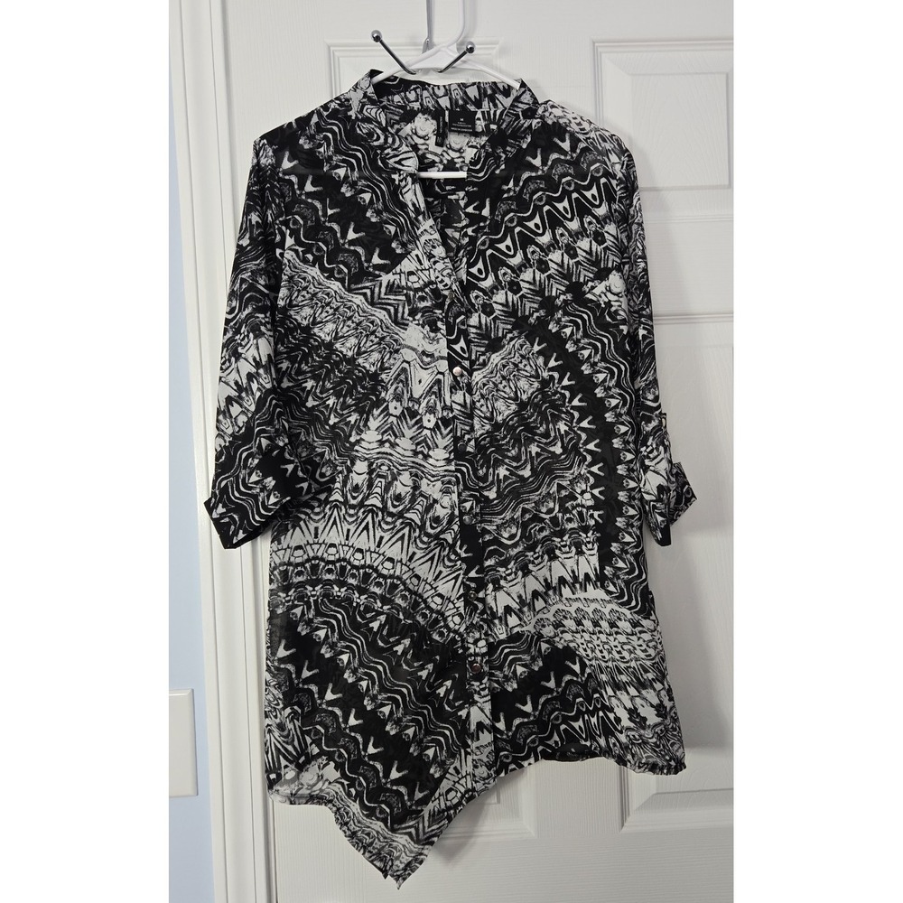 New Directions Womans Size Medium Black & White‎ Short Sleeve